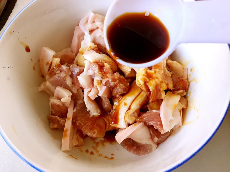 青椒肉片步骤2