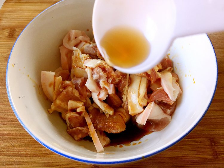 青椒肉片步骤3