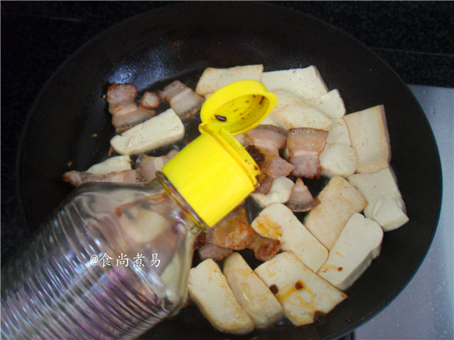 五花肉煎豆腐步骤6