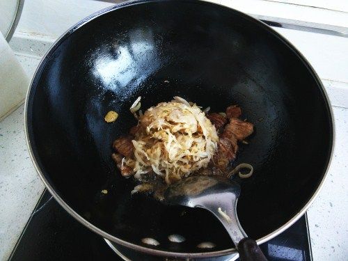 东北乡村风味酸菜粉步骤6