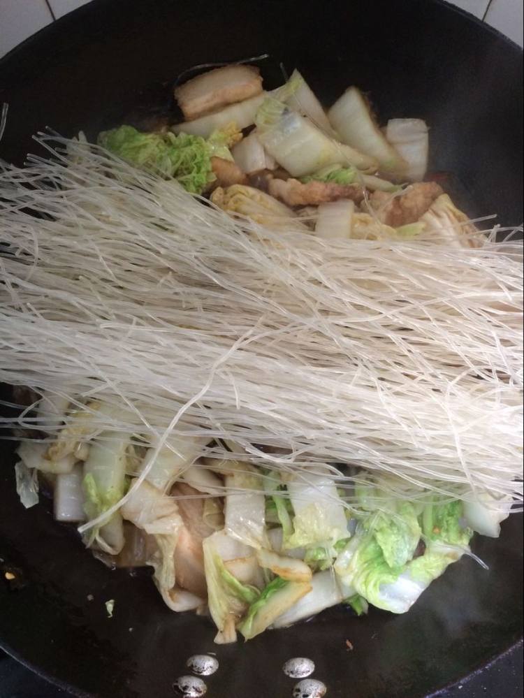 猪肉白菜炖粉条步骤8
