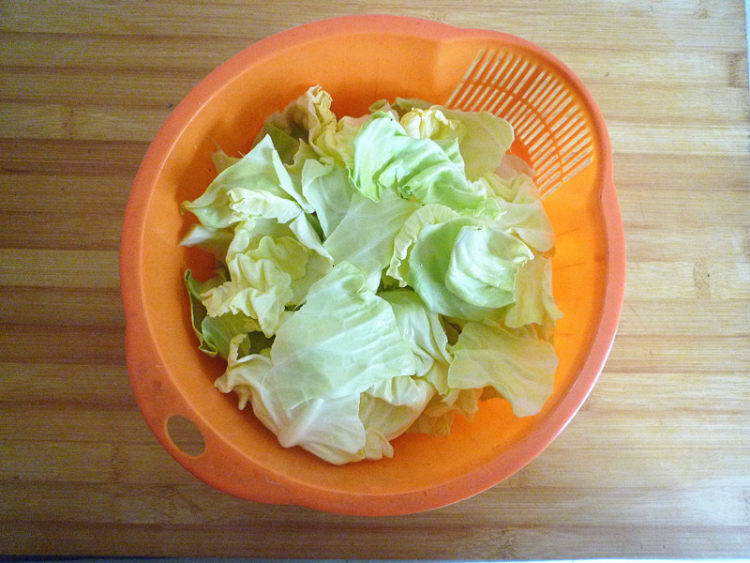 小炒圆白菜步骤4