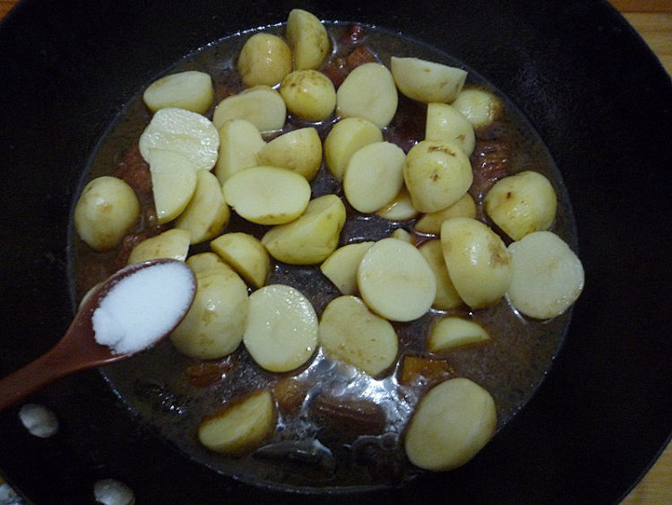 小土豆烧肉步骤10