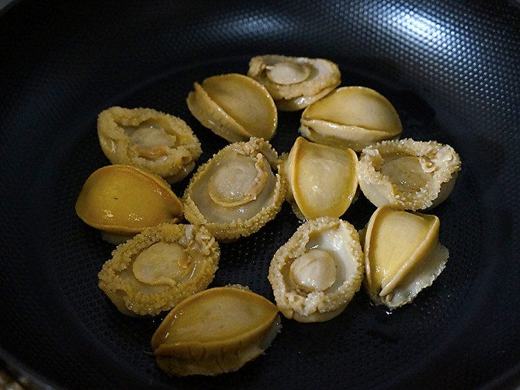 鲍鱼红烧肉步骤2