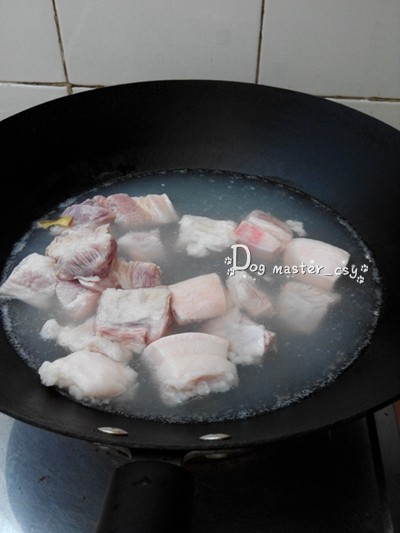 香菇红烧肉步骤1