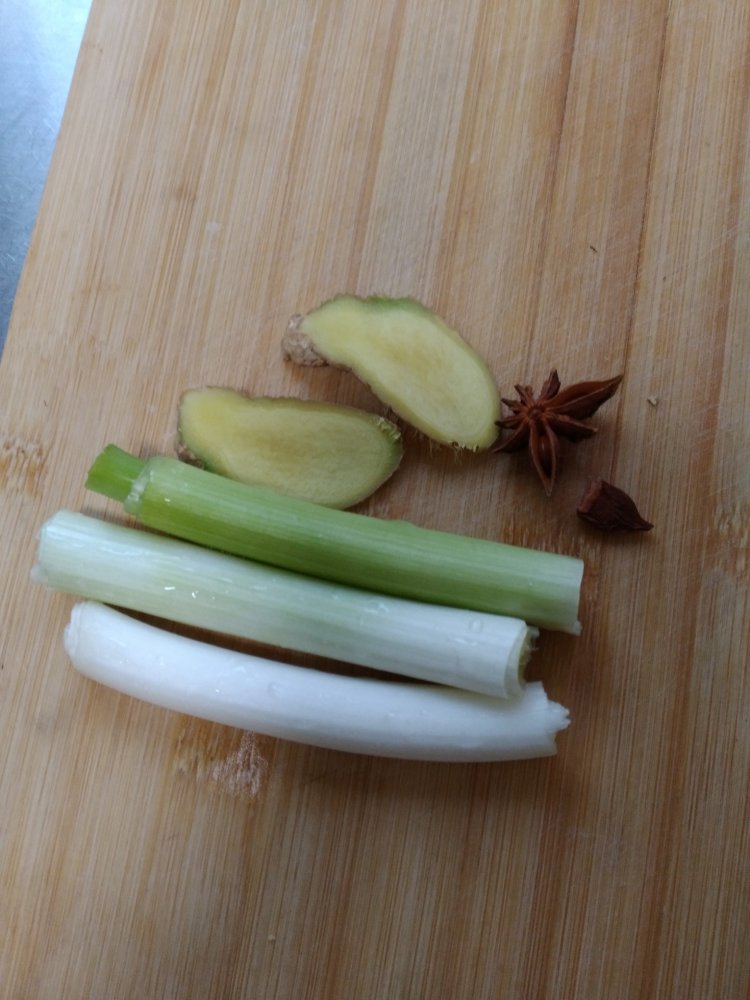 油菜红烧肉步骤4