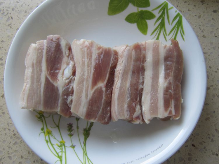 菱角烧肉步骤2