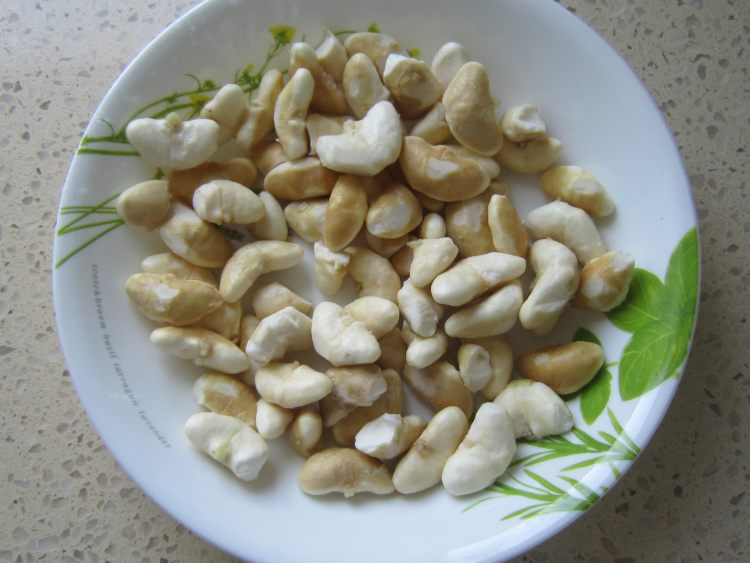 菱角烧肉步骤3