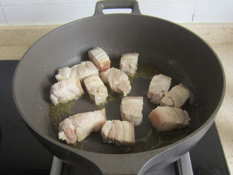 菱角烧肉步骤6