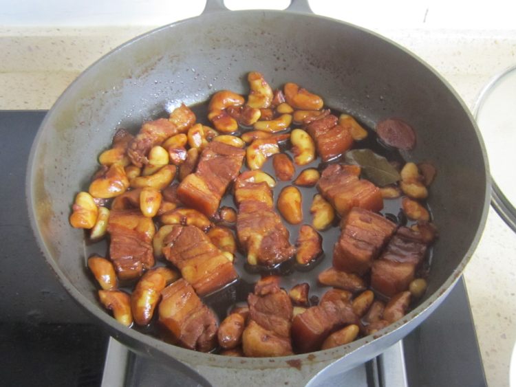 菱角烧肉步骤12