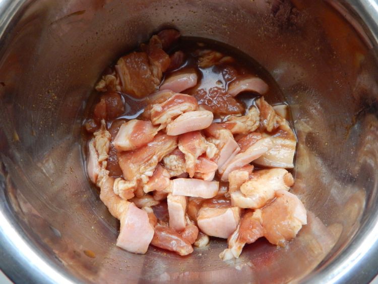 土豆粉蒸五花肉片步骤7