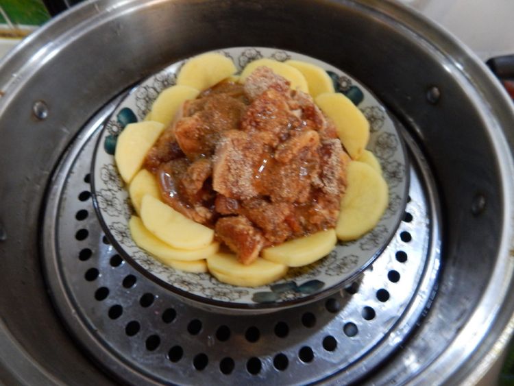 土豆粉蒸五花肉片步骤14