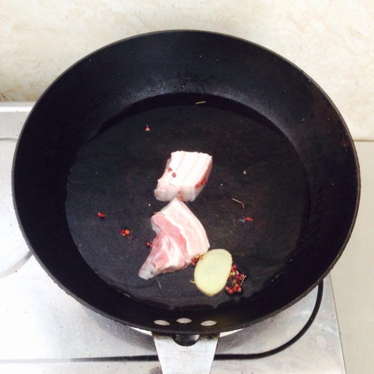 香菇土豆卤肉饭步骤3