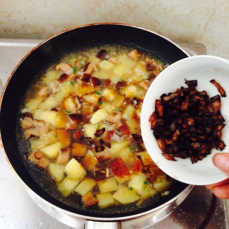 香菇土豆卤肉饭步骤13