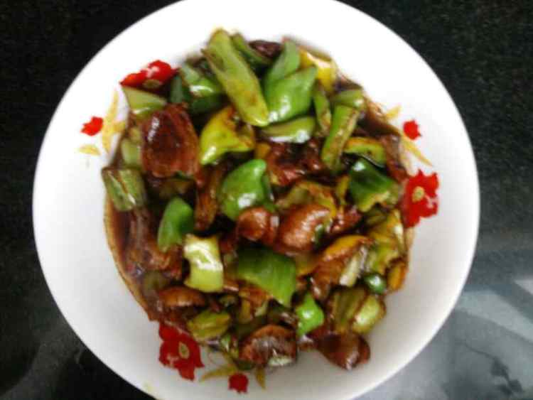 尖椒炒五花肉步骤9