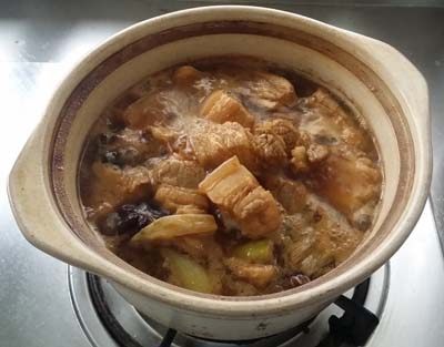 酸豆角焖五花肉步骤6