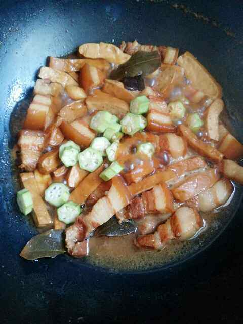 红烧肉烩香干步骤10