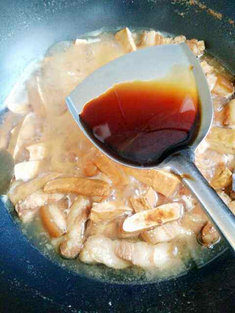 红烧肉烩香干步骤8