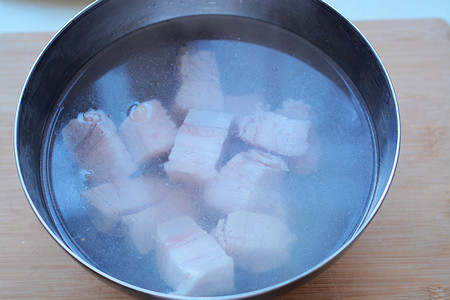 红烧肉焖饭步骤3