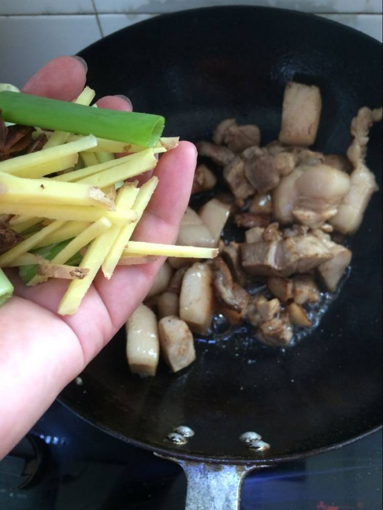 五花肉炖蛋步骤8