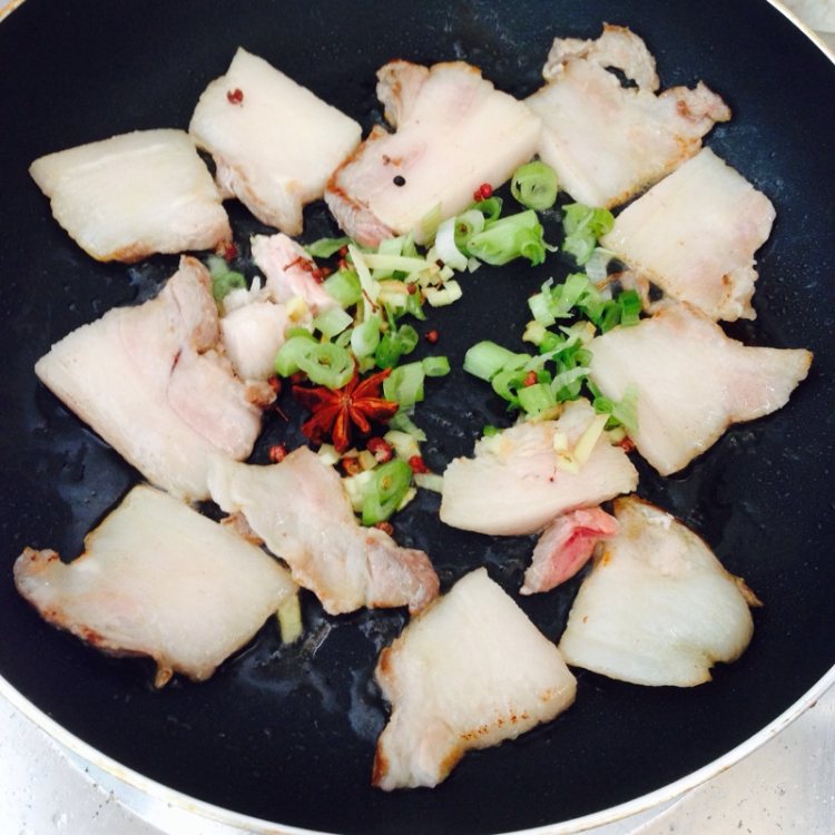 五花肉干锅土豆片步骤5