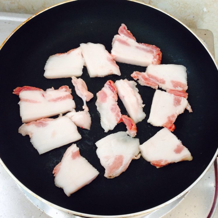五花肉干锅土豆片步骤4