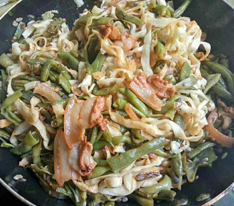 铁锅豆角焖面步骤8