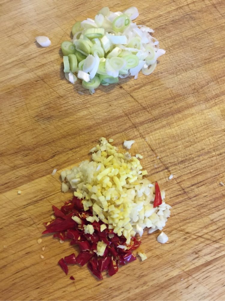 肉末豆角步骤1