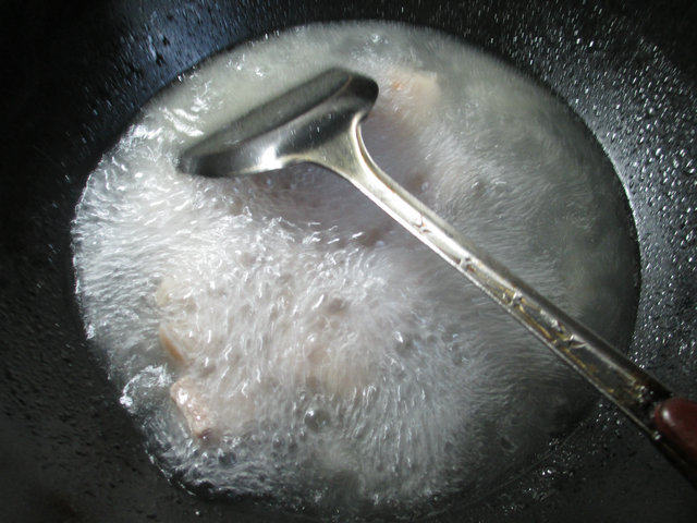 茶树菇茭白烧五花肉步骤5