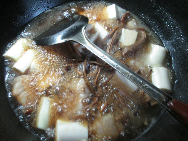茶树菇茭白烧五花肉步骤10