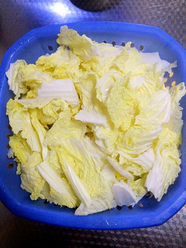 白菜炖五花肉步骤2