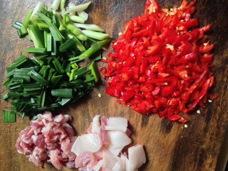 烟笋炒肉步骤4