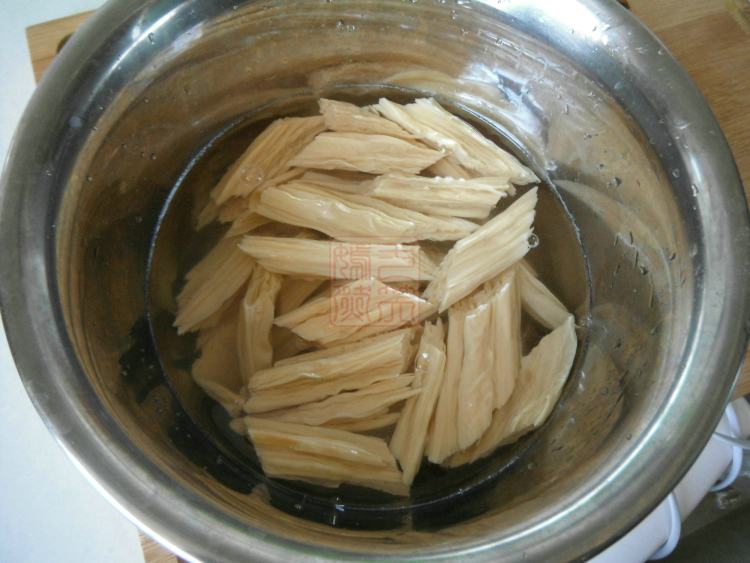 腐竹红烧肉步骤2
