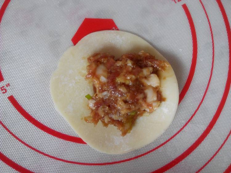 韭菜鸡蛋抱煎饺步骤4