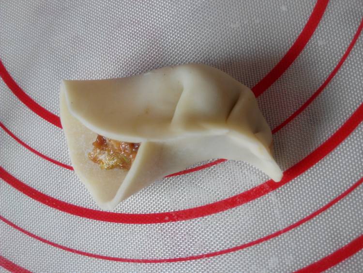 韭菜鸡蛋抱煎饺步骤5