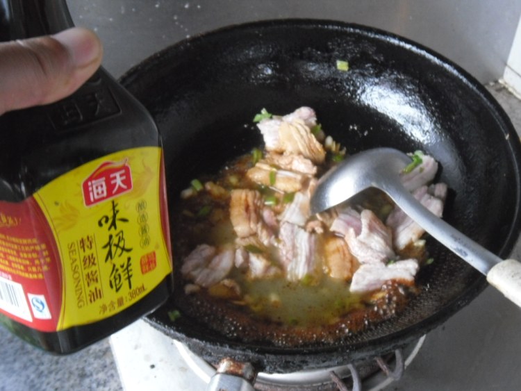 五花肉炖豆角步骤6