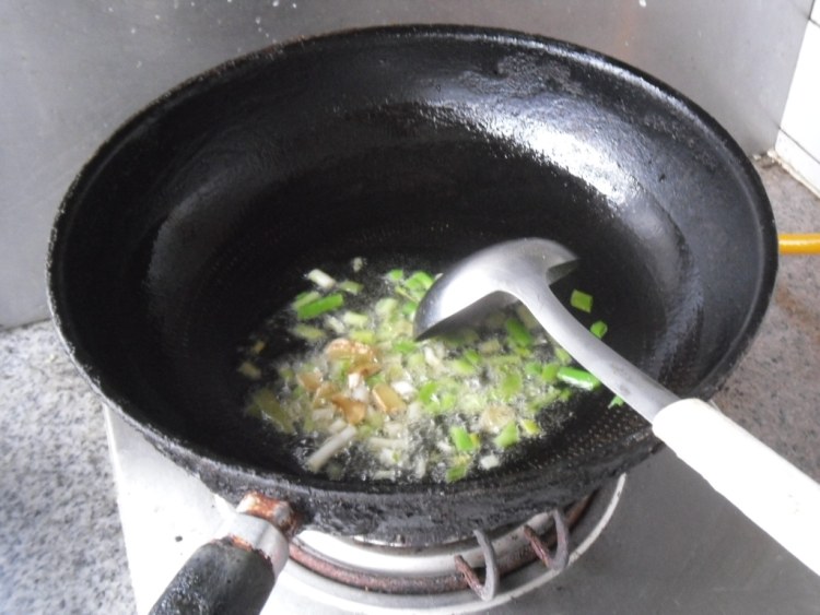 五花肉炖豆角步骤4