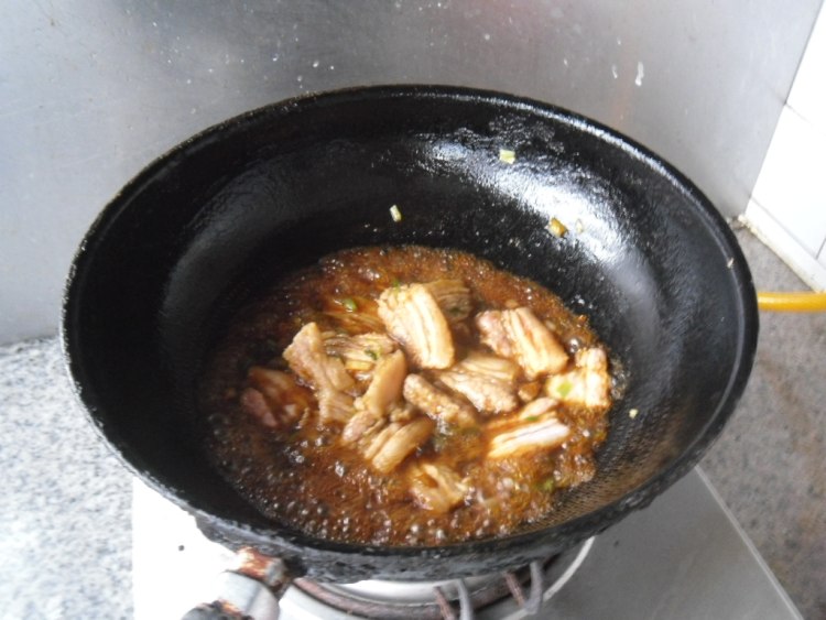 五花肉炖豆角步骤7