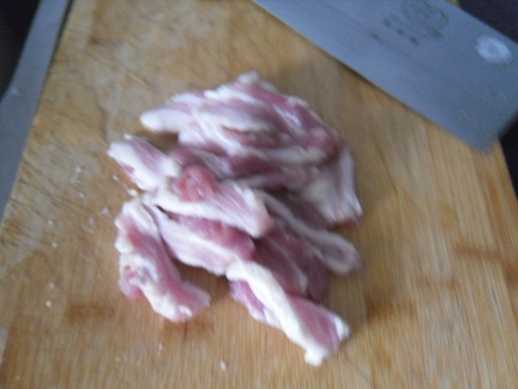 五花肉炖豆角步骤3