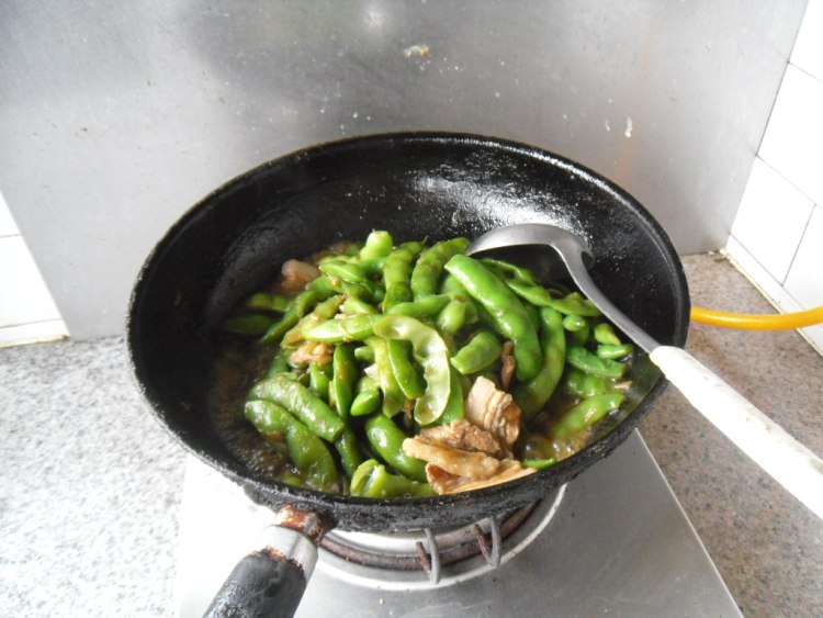 五花肉炖豆角步骤12