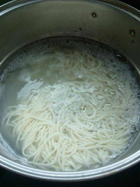 茄丁肉末炸酱面步骤9