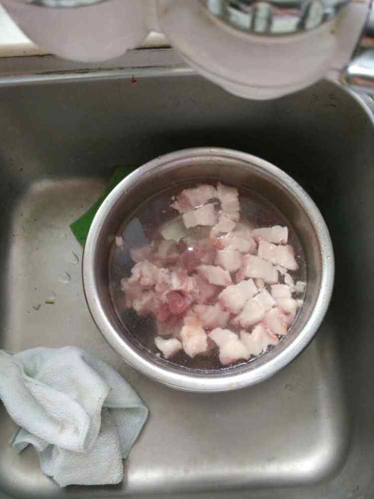 可乐海带头五花肉步骤1