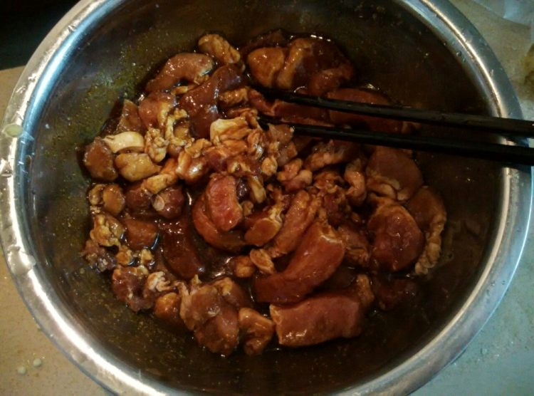 咸蛋黄肉粽步骤2