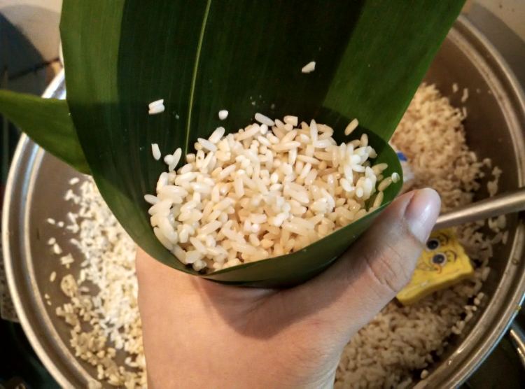 咸蛋黄肉粽步骤9