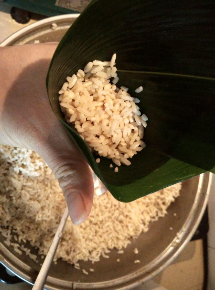 咸蛋黄肉粽步骤7