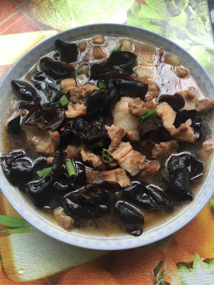 五花肉炒黑木耳步骤8