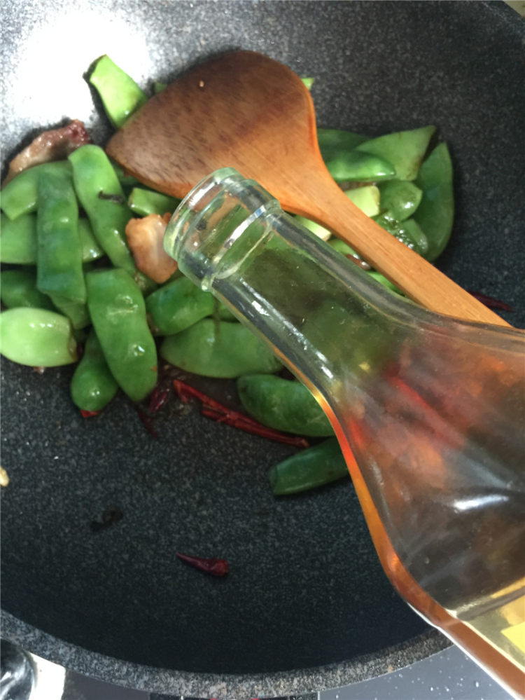五花肉炖油豆角步骤8