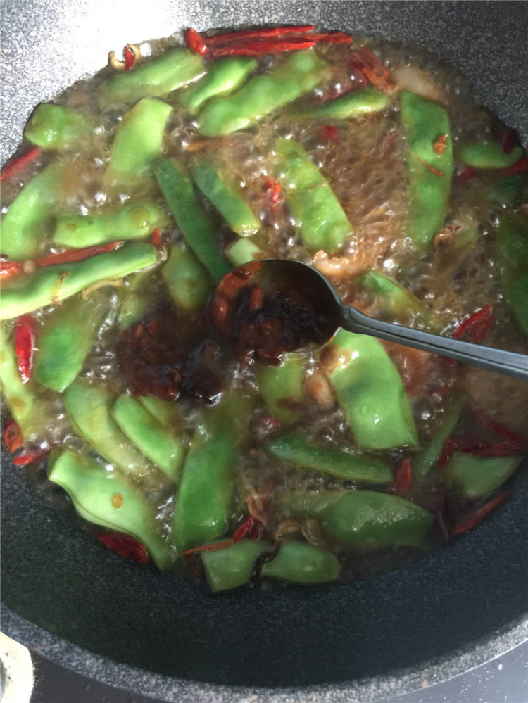 五花肉炖油豆角步骤11
