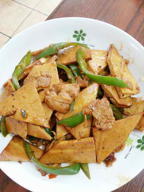 青椒五花肉炒豆干步骤7