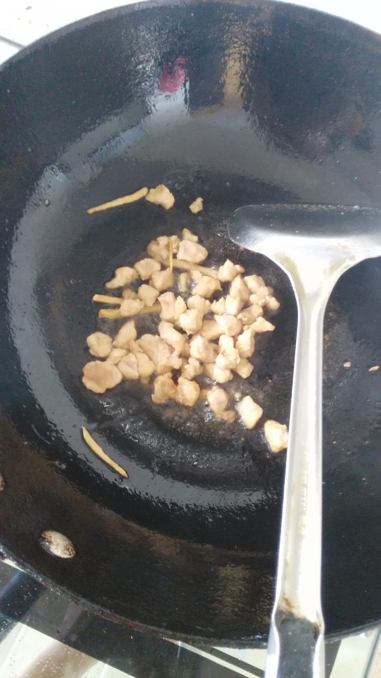 莴笋胡萝卜丝炒肉步骤4